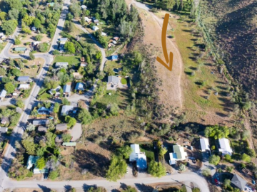 Larkspur Flats at a distance indicated with arrow 2 Benj Drummond